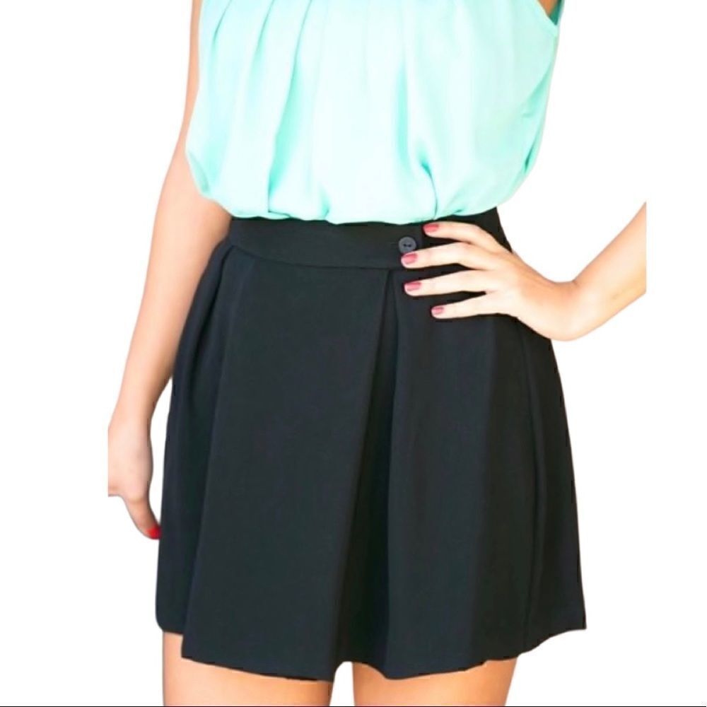 Mind Code Black Skort Sz L
